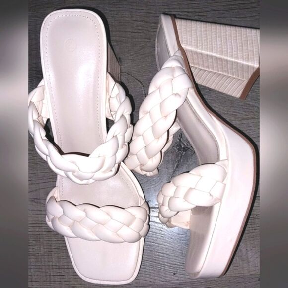 Super cute Apricot 2 braid band sandle heels sz 8.5 - Picture 1 of 8